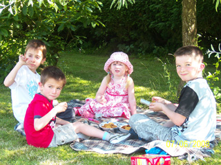 Second cousins on GGrandma's birthday - June 2008